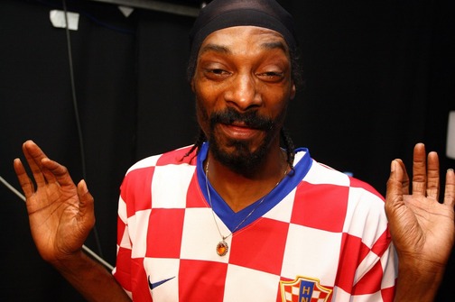 Snoop+dog+wearing+a+croatian+football+jersey+swell+with+pride+_245ffe9735af992ae396842c18f4fa72.jpg