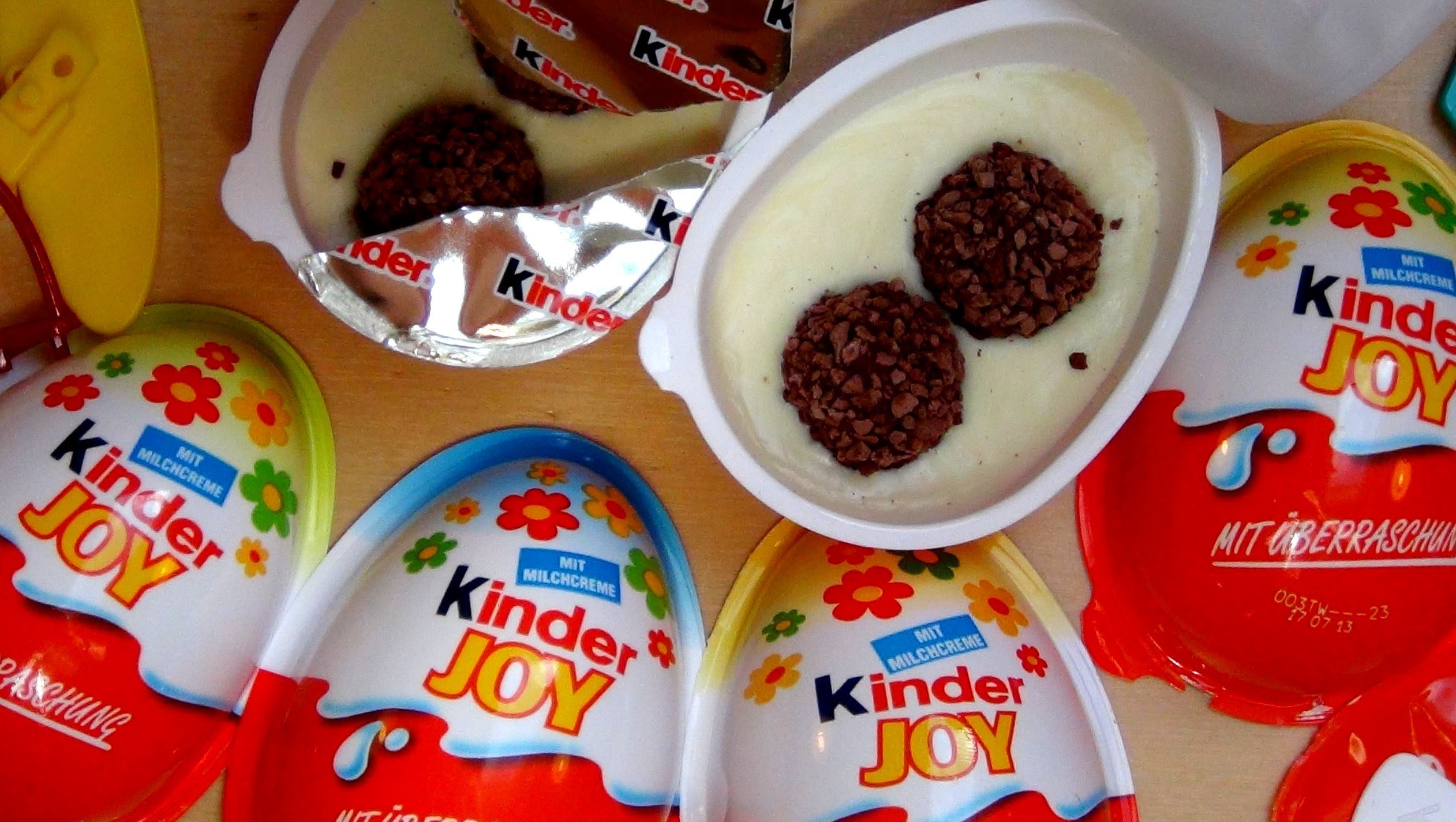 worms in kinder joy