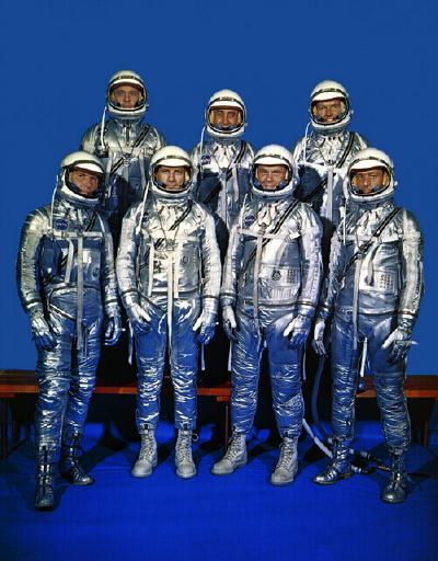 The+mercury+program+still+had+the+coolest+space+suits+_db8f2dd5462b747ad9a60f1ad8dea68a.jpg
